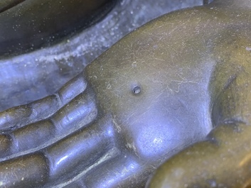 Une tr&egrave;s grande figure de Bouddha en bronze, N&eacute;pal, 18&egrave;me