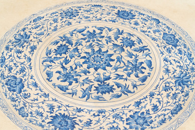 Ecole chinoise, couleurs sur papier, 19&egrave;me: 'Un plat Yuan en porcelaine de Chine en bleu et blanc'