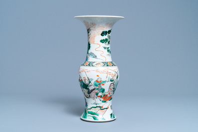 A Chinese famille verte yenyen vase with a soldier scene, 19th C.