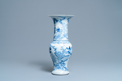 A Chinese blue and white narrative subject yenyen vase, 19th C.