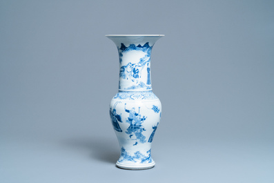 A Chinese blue and white narrative subject yenyen vase, 19th C.