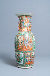 Un grand vase en porcelaine de Chine famille rose de Canton, 19&egrave;me