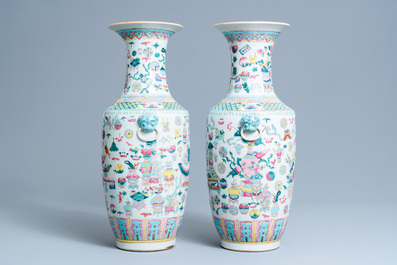 A pair of Chinese famille rose 'antiquities' vases, 19th C.