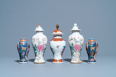 A varied collection of Chinese porcelain wares, Kangxi/Qianlong