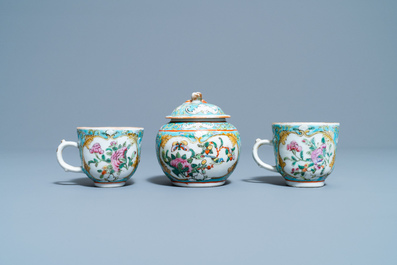 A Chinese famille rose 't&ecirc;te-&agrave;-t&ecirc;te' tea service on tray, 19th C.