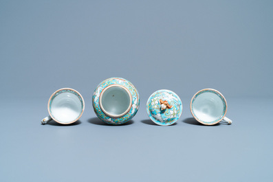 A Chinese famille rose 't&ecirc;te-&agrave;-t&ecirc;te' tea service on tray, 19th C.