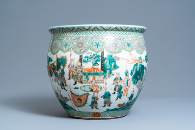 A large Chinese famille verte fish bowl, 19th C.