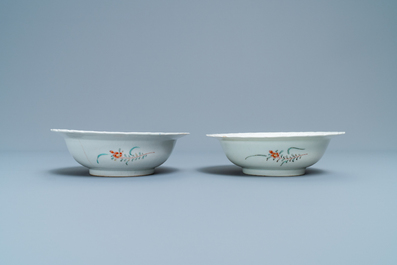 Four Japanese Kakiemon-style bowls with floral design and playing boys, Edo, 18/19th C