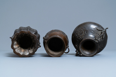 Three Chinese archaic bronze vases, 18/19th C.