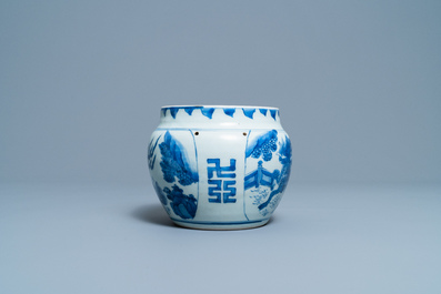 Een Chinese blauw-witte wierookbrander met een kylin, Transitie periode