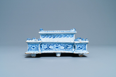 A large blue and white Delft-style inkwell, Nurnberg faience, Germany, 18th C.