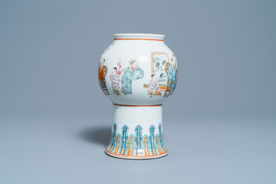 A Chinese famille rose vase, Daoguang mark, 19th/20th C.