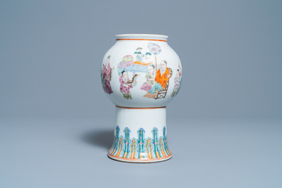 A Chinese famille rose vase, Daoguang mark, 19th/20th C.