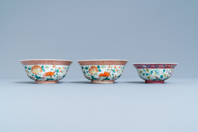 Six pi&egrave;ces en porcelaine de Chine famille rose pour le march&eacute; Straits ou Peranakan, 19&egrave;me