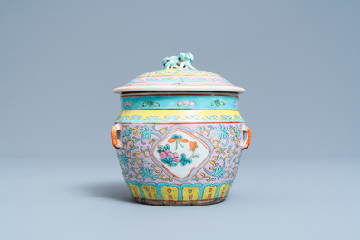 Six pi&egrave;ces en porcelaine de Chine famille rose pour le march&eacute; Straits ou Peranakan, 19&egrave;me