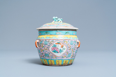 Six pi&egrave;ces en porcelaine de Chine famille rose pour le march&eacute; Straits ou Peranakan, 19&egrave;me