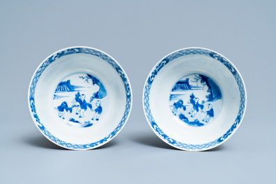 Een paar Chinese blauw-witte 'Xi Xiang Ji' kommen, Jiajing merk, Kangxi