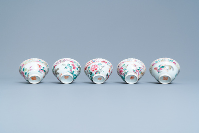 Een 56-delig Chinees famille rose servies voor de Straits of Peranakan markt, 19e eeuw