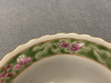 Trois bols en porcelaine de Chine famille rose pour le march&eacute; Straits ou Peranakan, 19&egrave;me