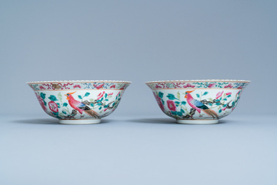 Un service de 56 pi&egrave;ces en porcelaine de Chine famille rose pour le march&eacute; Straits ou Peranakan, 19&egrave;me