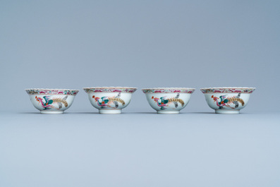 Un service de 56 pi&egrave;ces en porcelaine de Chine famille rose pour le march&eacute; Straits ou Peranakan, 19&egrave;me