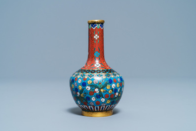 A Chinese cloisonn&eacute; bottle vase, 18/19th C.