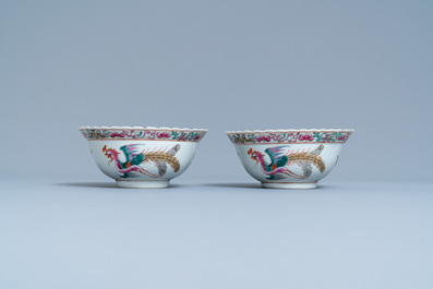 Un service de 56 pi&egrave;ces en porcelaine de Chine famille rose pour le march&eacute; Straits ou Peranakan, 19&egrave;me