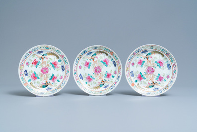 Een 56-delig Chinees famille rose servies voor de Straits of Peranakan markt, 19e eeuw