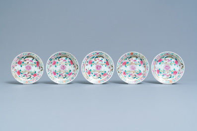 Un service de 56 pi&egrave;ces en porcelaine de Chine famille rose pour le march&eacute; Straits ou Peranakan, 19&egrave;me