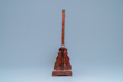 A Chinese wooden table screen with qianjiang cai plaque, 19/20th C.