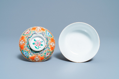 Un bol couvert en porcelaine de Chine Bencharong pour le march&eacute; thai, 19&egrave;me