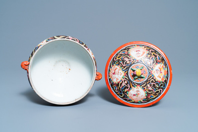 A Chinese Thai market Bencharong bowl and cover, 19th C.