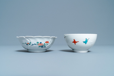 Deux bols et une coupe en porcelaine de style Kakiemon, Japon, Edo