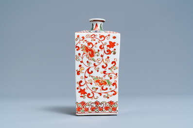 A square Japanese Ko-Imari sake flask, Edo, 18th C.