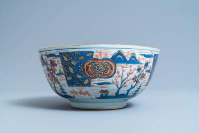 A pair of large Chinese Imari-style bowls, Kangxi