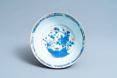 A pair of large Chinese Imari-style bowls, Kangxi