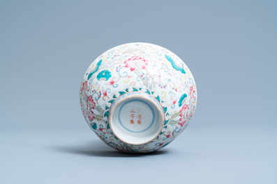 A Chinese famille rose bowl with floral design, Yongzheng mark, 19/20th C.