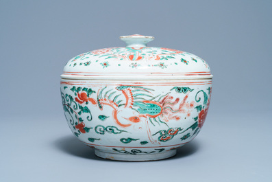 A Chinese wucai bowl and cover, Transitional period