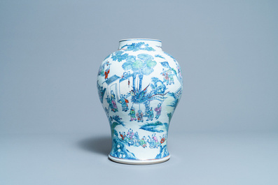 Un vase en porcelaine de Chine doucai &agrave; d&eacute;cor des '100 gar&ccedil;ons', Yongzheng/Qianlong