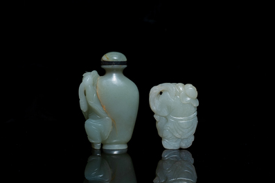 Een Chinese jade snuiffles en een figuur van een jongen, Qing