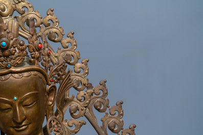 Een uitzonderlijke grote bronzen figuur van de Witte Tara, Nepal, 19e eeuw