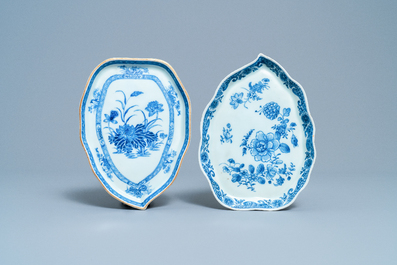 Two Chinese blue and white sauceboats on stands, Qianlong