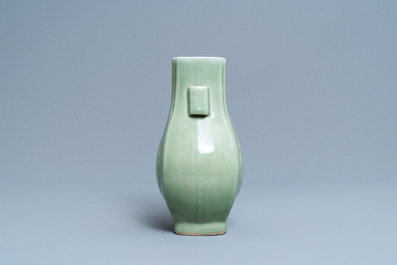 Een Chinese monochrome celadon 'fanghu' vaas, Qianlong merk en periode