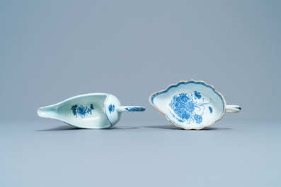 Two Chinese blue and white sauceboats on stands, Qianlong