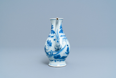 Une verseuse en porcelaine de Chine en bleu et blanc, &eacute;poque Transition