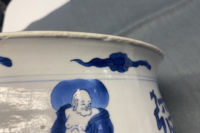 Een Chinese blauw-witte wierookbrander met vier luohans, Kangxi