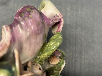 Deux salerons en forme de coquillages en porcelaine de Chelsea, Angleterre, 18&egrave;me