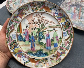 Cinq plates en porcelaine de Chine famille rose de Canton, 19&egrave;me