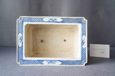 A Chinese blue and white rectangular jardini&egrave;re, Kangxi/Yongzheng