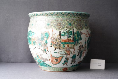 A large Chinese famille verte fish bowl, 19th C.